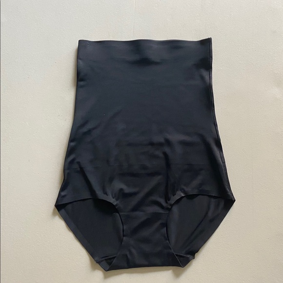 Skinnygirl Smoothers & Shapers - Picture 8 of 13